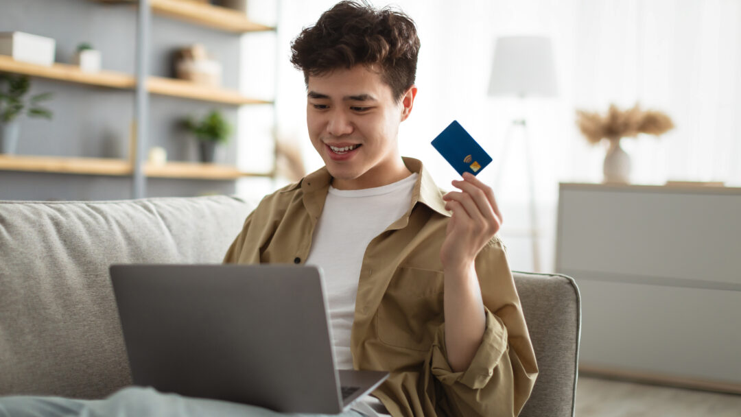 man maxing out credit card